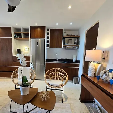 Sophia'S Beach House At Emiliano 42